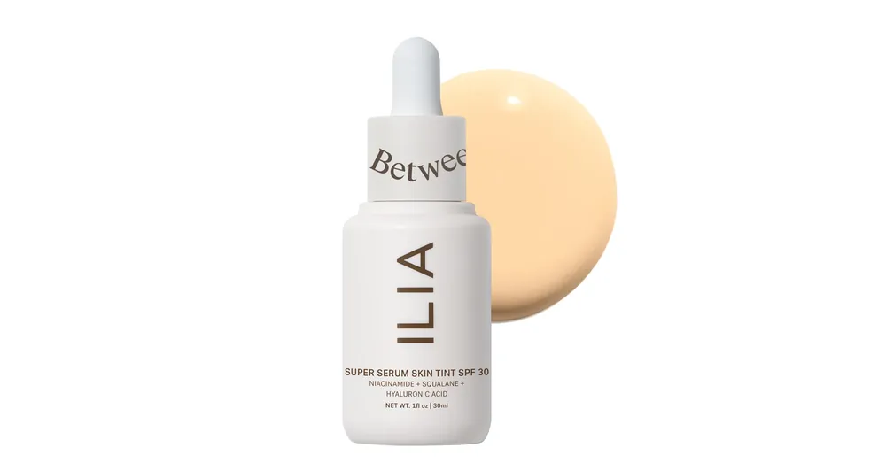 Árcsökkenés AKCIÓS ILIA BEAUTY Super Szérum alapozó SPF 30 fényvédelemmel - SOMBRIO